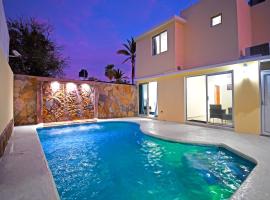 Hotelfotos: DT La Paz Condos with Pool & Palapa Lounge, 2 mi to Malecón
