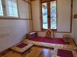 A picture of the hotel: Chaehyodang Hanok Stay