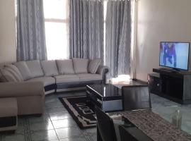 호텔 사진: Spacious Executive Holiday Apartment In Bulawayo