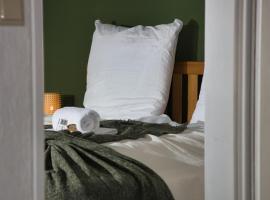 Hotel Photo: HejU - Luxury Aussicht - Kingsize Bed - Kitchen - Bathtub