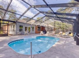 Hotel fotoğraf: Blissful Beach Retreat with Screened-in Pool