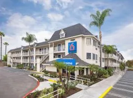 Motel 6-Buena Park, CA - Knotts Berry Farm - Disneyland