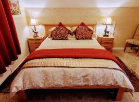 호텔 사진: Self catering upper floor flat at Woodend house