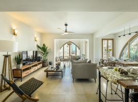 A picture of the hotel: Breathtaking 3 BR Apt w Sea View in Central Jaffa by Sea N' Rent