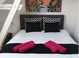 A picture of the hotel: The pop-art luxury suite