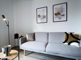 Hotel Photo: MILPAU Gladbeck 1 - Modernes und zentrales Premium-Apartment mit Privatparkplatz, Queensize-Bett, Netflix, Nespresso und Smart-TV