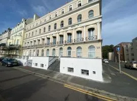 OYO Gran Canaria Hotel, hotel di Folkestone