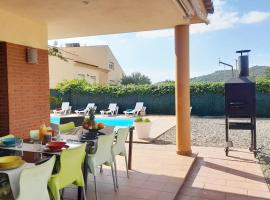 מלון צילום: Villa Mediterránea con cinco dormitorios y piscina