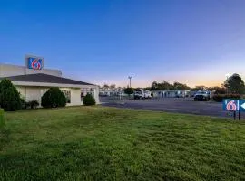 Motel 6-Sulphur Springs, TX, מלון בסולפור ספרינגס