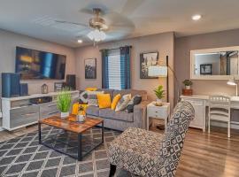 Hotel Photo: Cozy Haven Attached to Million Home - South Tampa