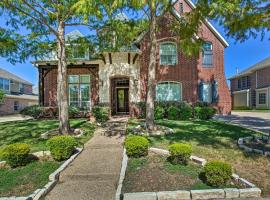 A picture of the hotel: Spacious Murphy Retreat with Pool and Hot Tub!