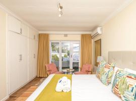 รูปภาพของโรงแรม: Vibrant and Safe 2 Bedroom Apartment