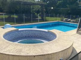 casa-quinta cerca de corrientes y santa ana, ξενοδοχείο σε Corrientes