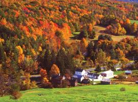 ホテル写真: Charming 120-year-old farmhouse by the creek.