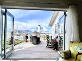 酒店照片: Sea views in luxury at LYTTELTON BOATIQUE HOUSE - 14 km from Christchurch