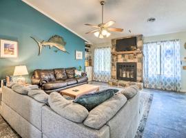 Hotel Foto: Pet-Friendly Wilmington Home with Fenced Yard!