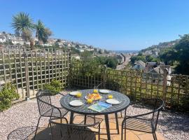Zdjęcie hotelu: Mevagissey Holiday Home - sea view and parking