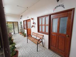 A picture of the hotel: Casa petirrojo - habitaciones en Pátzcuaro