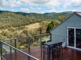Hotel Foto: 'Bear Cottage' an Eco Escape in the Hills of Riverlea