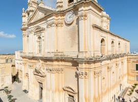 Hotel kuvat: Palazzo 16th Century Mdina, opposite St Paul's Cathedral by 360 Estates