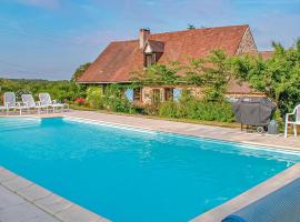 호텔 사진: Beautiful Home In St, Priest La Fougeres With 3 Bedrooms, Private Swimming Pool And Outdoor Swimming Pool