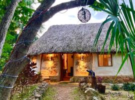 Encantadora Villa Maya tradicional en Rancho Agroecologico, hotel em Tzucaceb