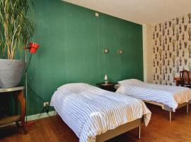 ホテル写真: Gastenkamers in vakantiewoning CasaCuriosa