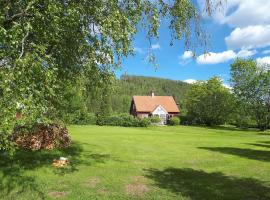 होटल की एक तस्वीर: Countryside Holiday home "Our Little Farm"