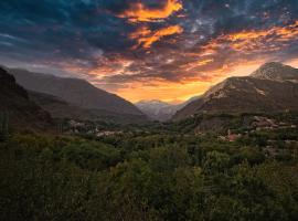 Riad Atlas 4 Seasons, hotel in Imlil