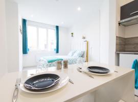 GLM GROUPE - GLM Résidences 1, hotel in Saint-Quentin