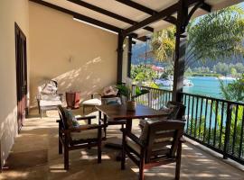 Zdjęcie hotelu: Waterfront Maison by Simply-Seychelles