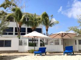 A picture of the hotel: Casa Maya Playa El Yaque