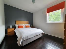 Foto di Hotel: 2 Bedroom, free parking & Netflix near hospitals