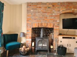 A picture of the hotel: Gorgeous 2 bedroom Kintbury cottage
