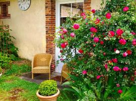 รูปภาพของโรงแรม: Gîte Sous le Tilleul - Tourouvre - Perche