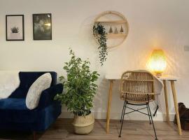 Hotel foto: Cosy 1 bedroom apartment with car park space.