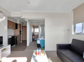 Hotel Photo: Lovely 1-bedroom in the Heart of Mackay w Pool