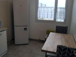 A picture of the hotel: Appartement En colocation