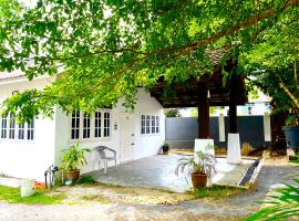 Hj Hassan Guest House Bungalow A, Hotel in Kuala Terengganu