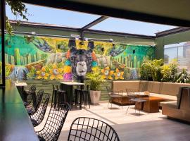 Black Llama Hostel Miraflores, hotel v destinaci Lima