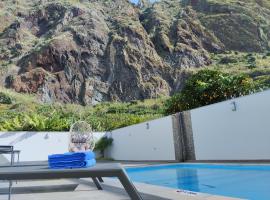 Hotel kuvat: Villa Salinas - Relax in the paradise surronded by nature and heated swimpool