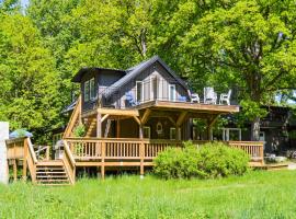 Cozy Home In Strängnäs With Sauna, hotel in Strängnäs