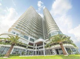 Luxury condo with gorgeous view to Ha Long Bay, hótel í Ha Long