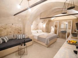 A picture of the hotel: Oia's Cellars