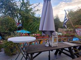 Hotel Foto: One bedroom apartement with enclosed garden and wifi at Estinnes