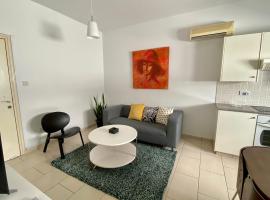 호텔 사진: Cosy one bedroom apartment in Pafos