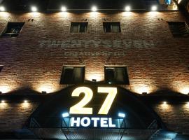 A picture of the hotel: 27 Hotel