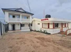 Bassi Hotel, hotel in Takoradi