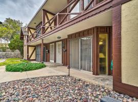 ホテル写真: Cozy El Paso Condo with Patio about 7 Mi to Dtwn!