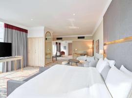 दोहा में, होटल Ramada by Wyndham Doha Old Town
